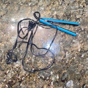 Revlon mini hair straightener